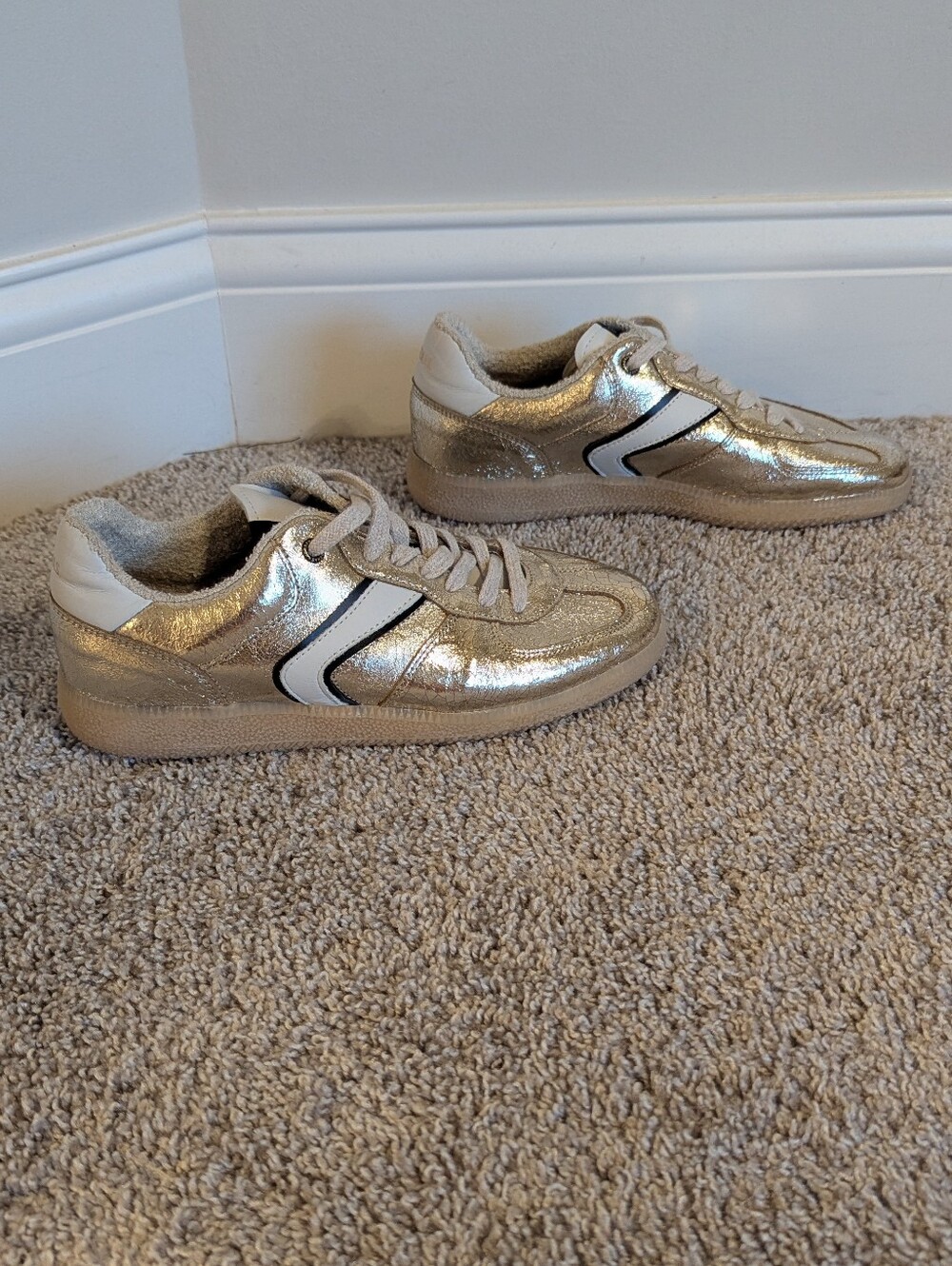 Verbenas Gold Metallic Leather Sneaker sz 8